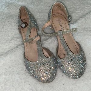 Link Girl shoes size 13